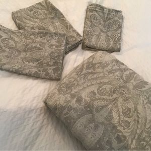 COPY - Restoration Hardware queen duvet, two matching shams & smaller sham in E…